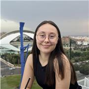 Profesora de castellano (nativa) con experiencia en docencia para niños desde 5 años hasta adultos mayores, incluye conversacional